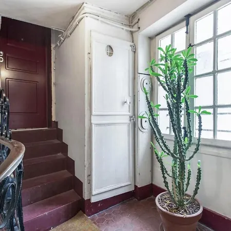 Modern In The Heart Of The Marais Parigi